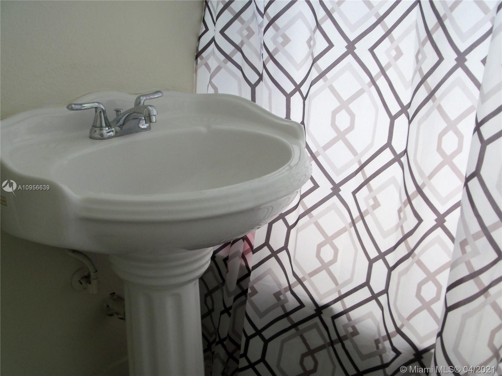 See details / 1312 sq. ft. $ 2021-03-04 0 Photo