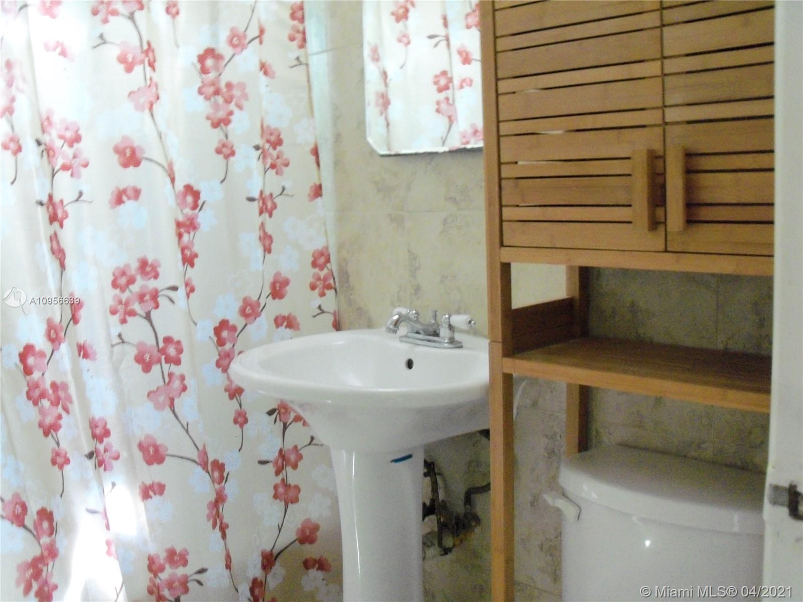 See details / 1312 sq. ft. $ 2021-03-04 0 Photo