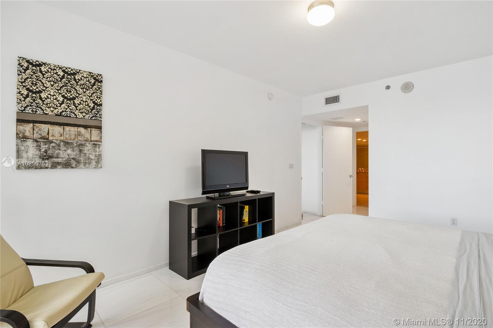 Ver detalles 3211 2 / 2 1554 sq. ft. $ 2020-11-12 0 foto