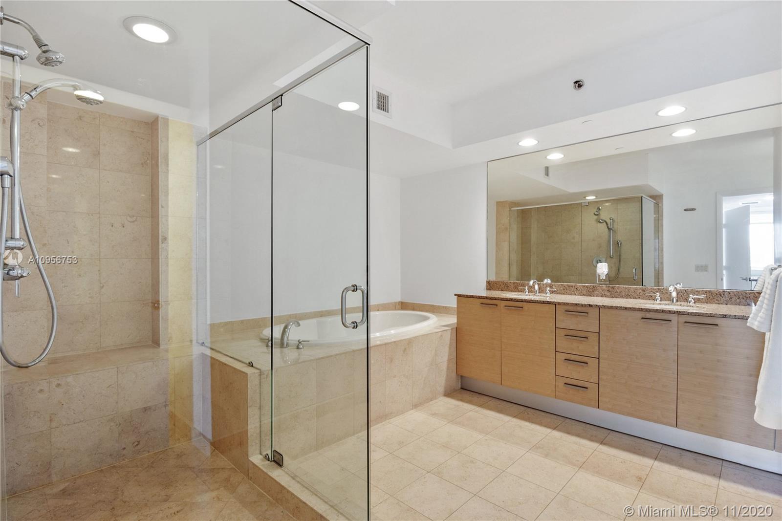 Ver detalles 3211 2 / 2 1554 sq. ft. $ 2020-11-12 0 foto