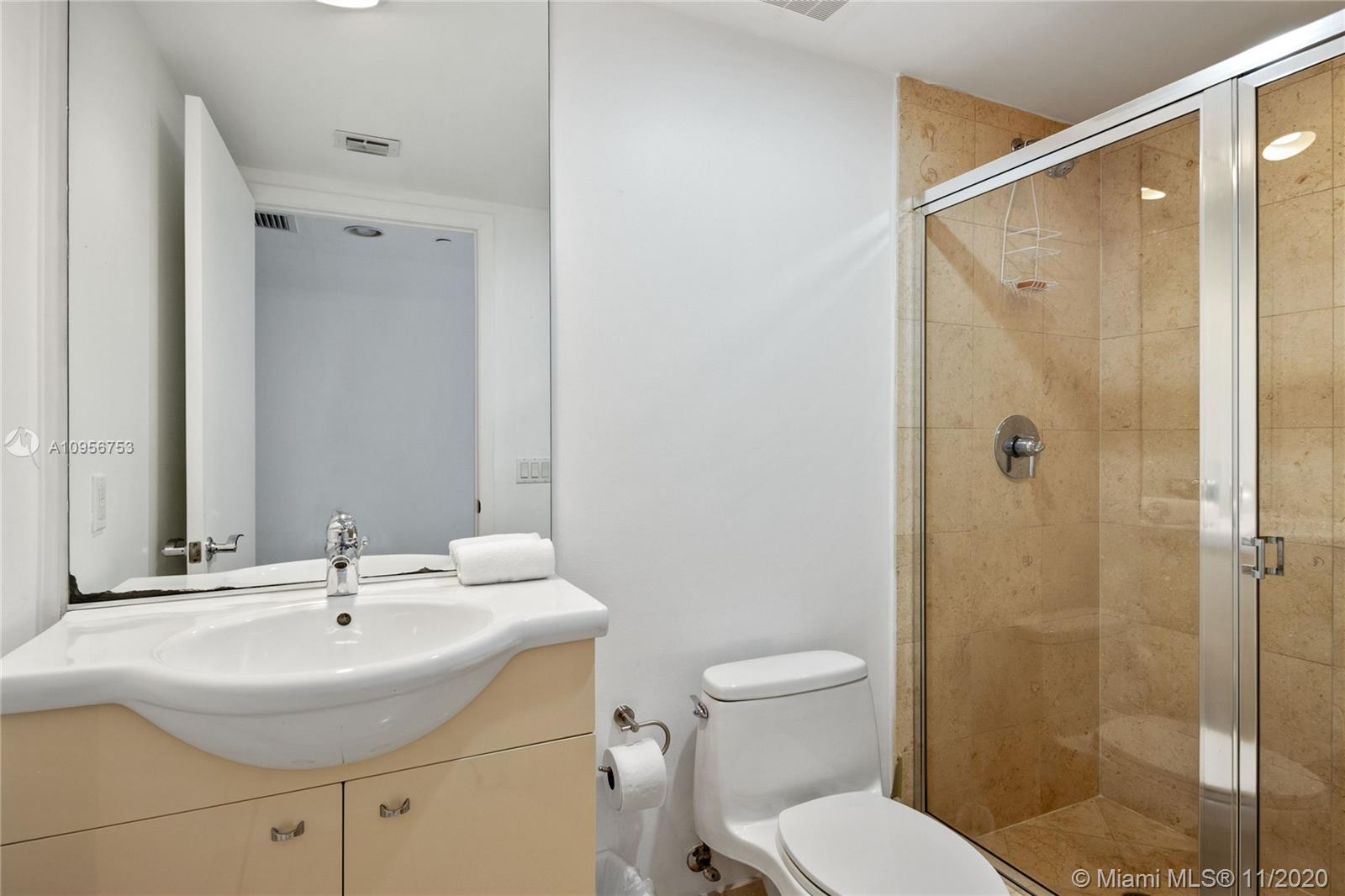 Ver detalles 3211 2 / 2 1554 sq. ft. $ 2020-11-12 0 foto