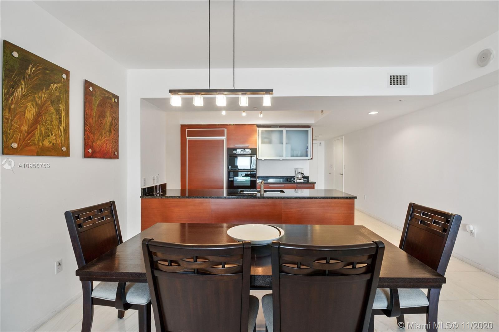 Ver detalles 3211 2 / 2 1554 sq. ft. $ 2020-11-12 0 foto