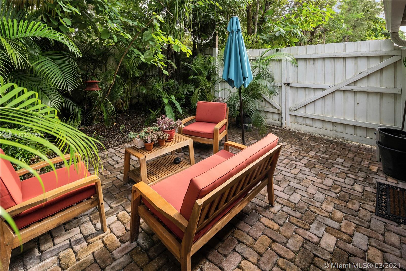 See details / 2204 sq. ft. $ 2021-01-25 0 Photo