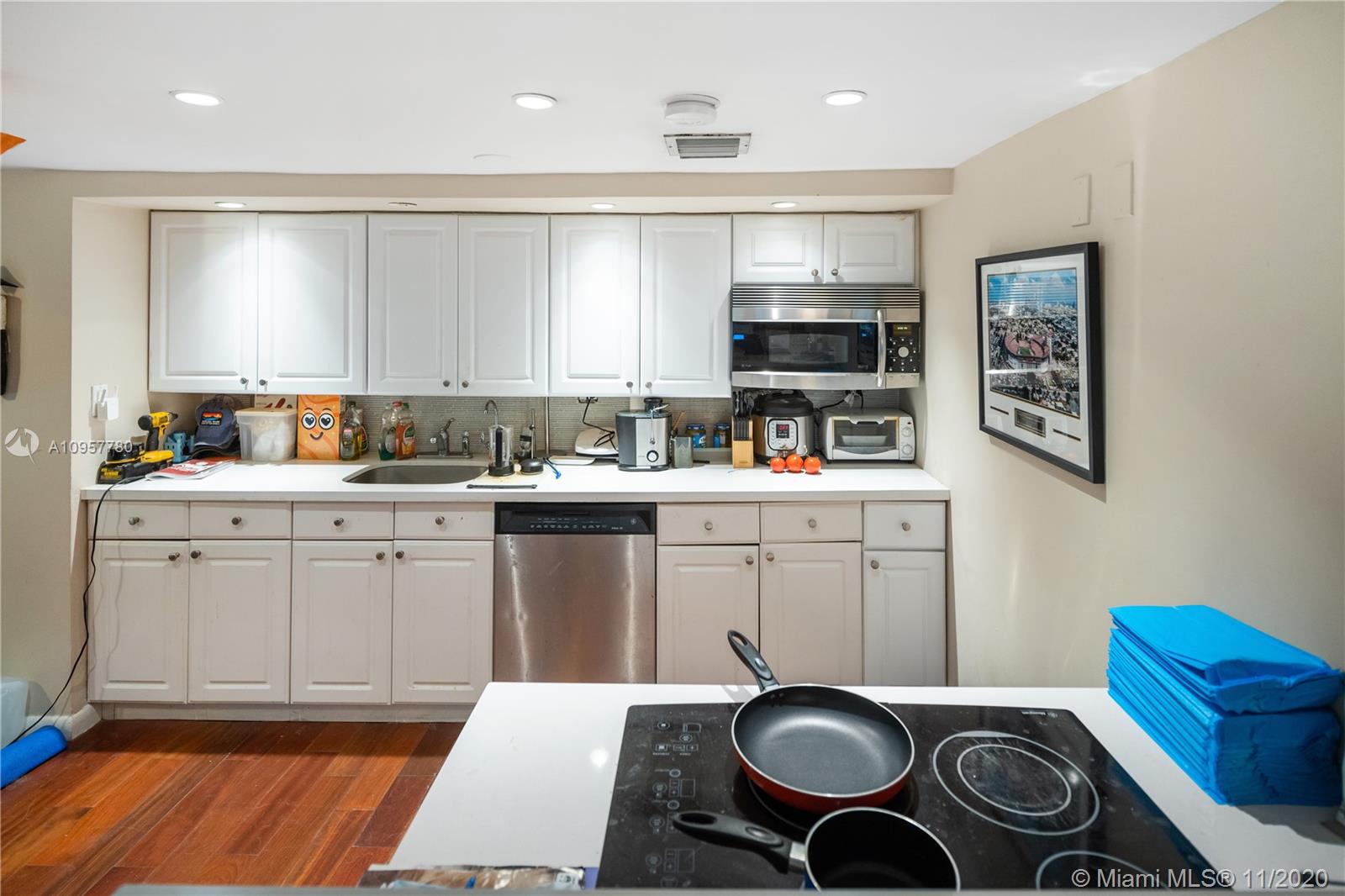 See details / 2204 sq. ft. $ 2021-01-25 0 Photo