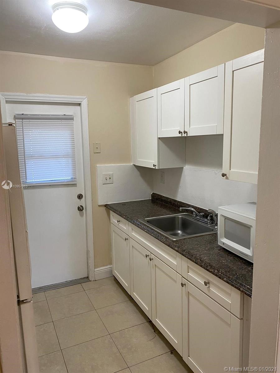 See details / 1300 sq. ft. $ 2020-11-16 0 Photo