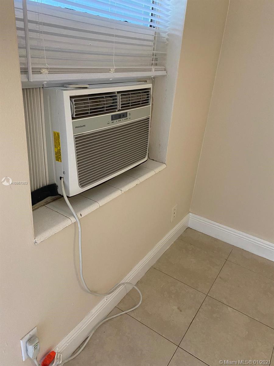 See details / 1300 sq. ft. $ 2020-11-16 0 Photo