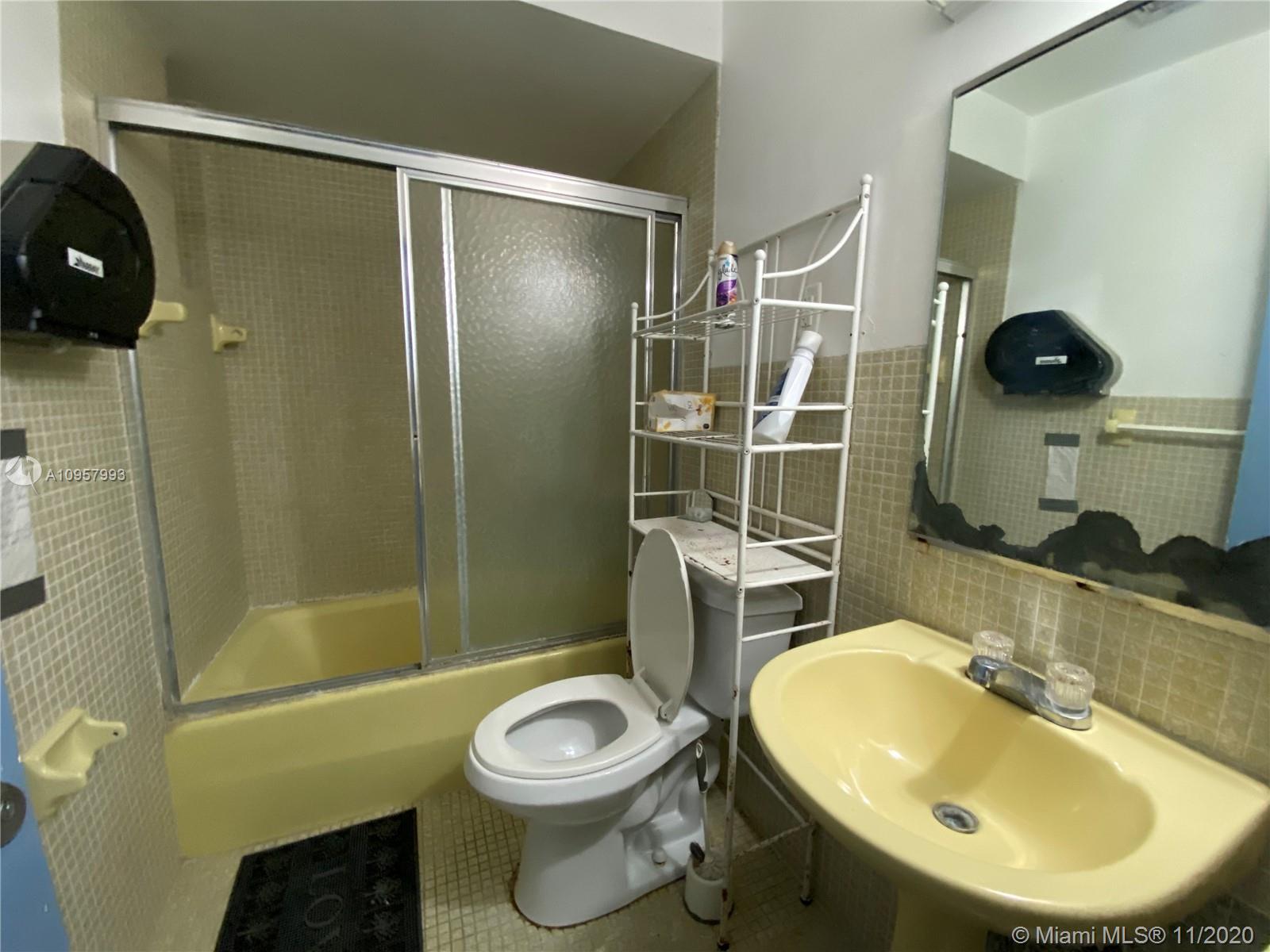 See details / 3711 sq. ft. $ 2021-02-22 0 Photo