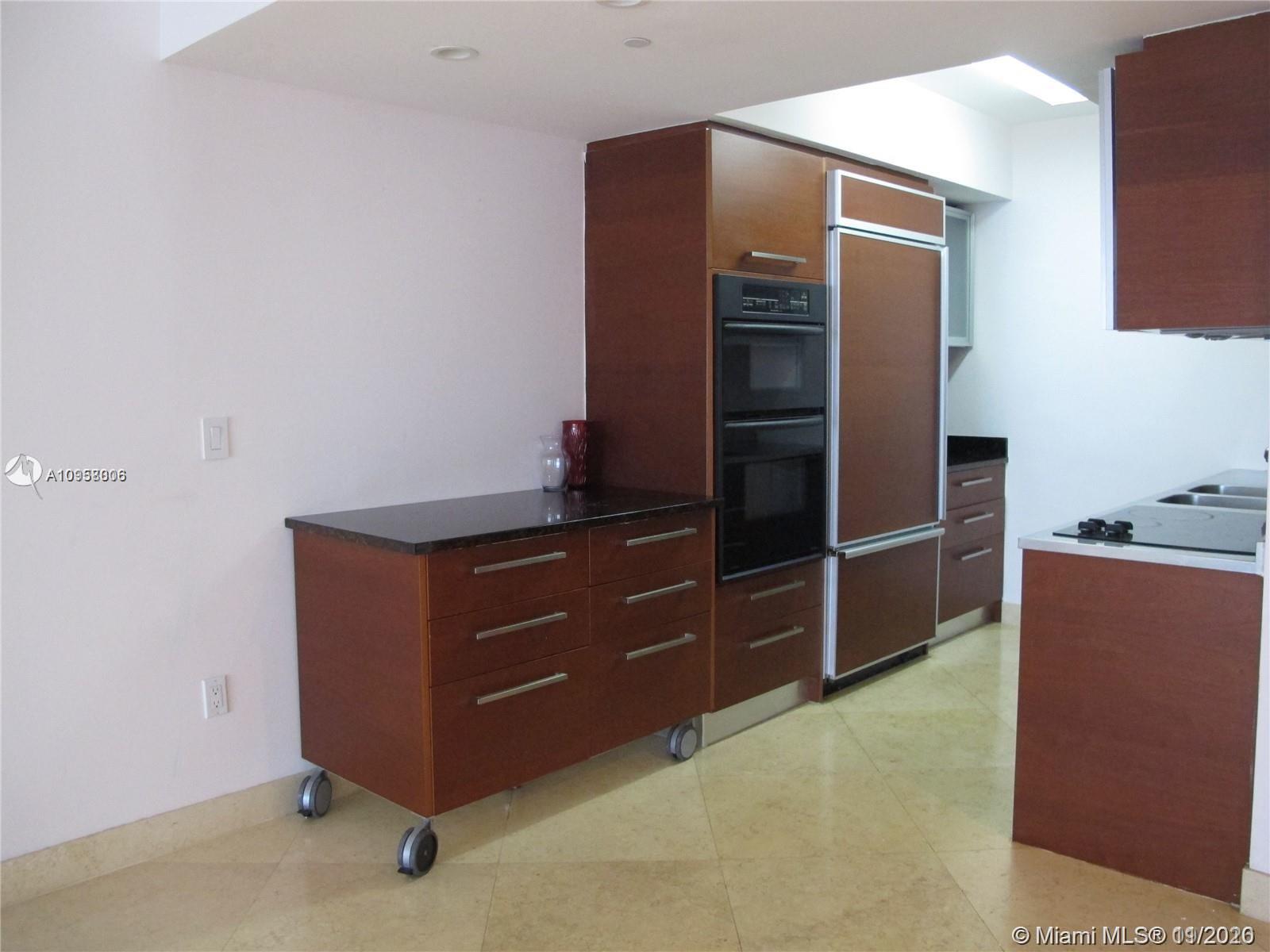 Ver detalles 3207 3 / 3 1571 sq. ft. $ 2020-12-06 0 foto