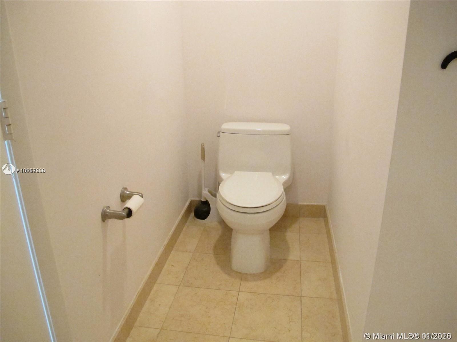Ver detalles 3207 3 / 3 1571 sq. ft. $ 2020-12-06 0 foto