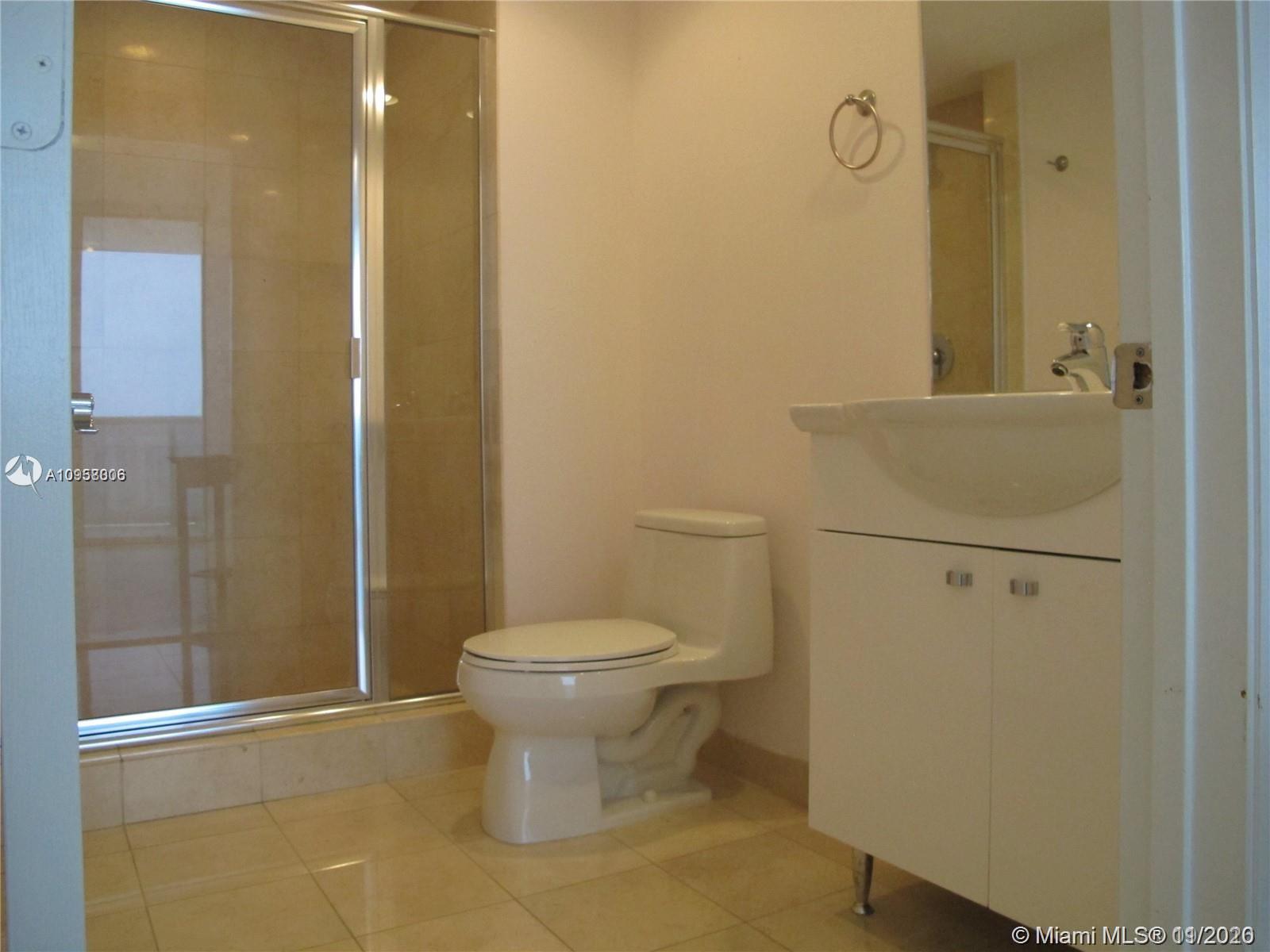 Ver detalles 3207 3 / 3 1571 sq. ft. $ 2020-12-06 0 foto