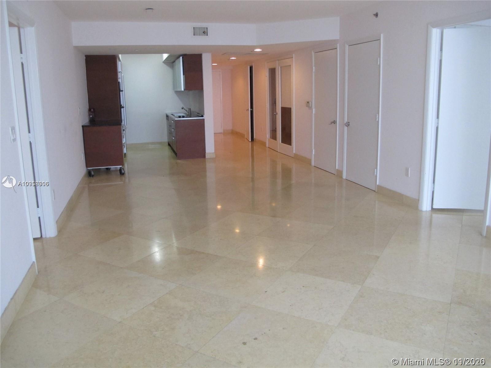 Ver detalles 3207 3 / 3 1571 sq. ft. $ 2020-12-06 0 foto