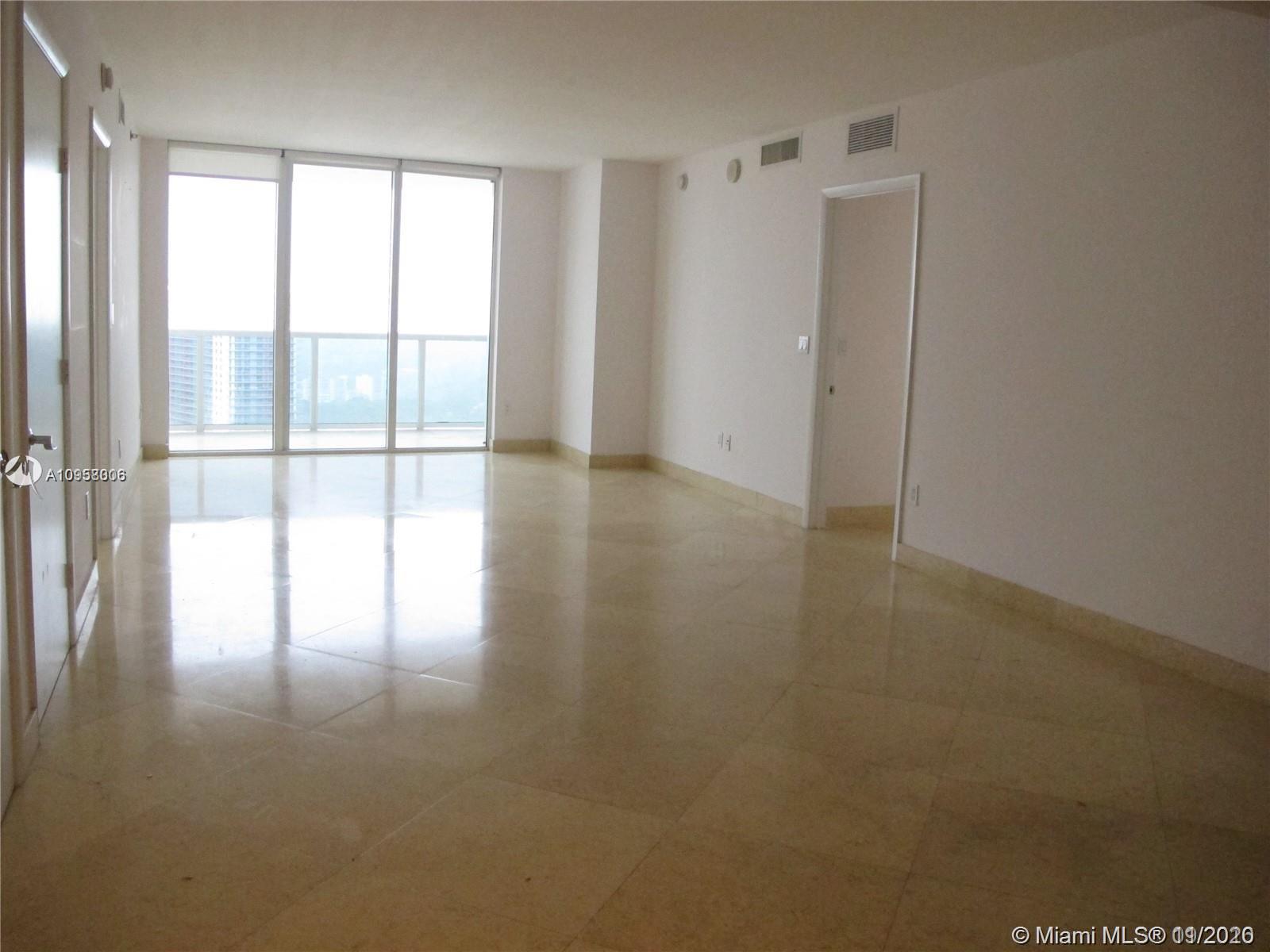 Ver detalles 3207 3 / 3 1571 sq. ft. $ 2020-12-06 0 foto