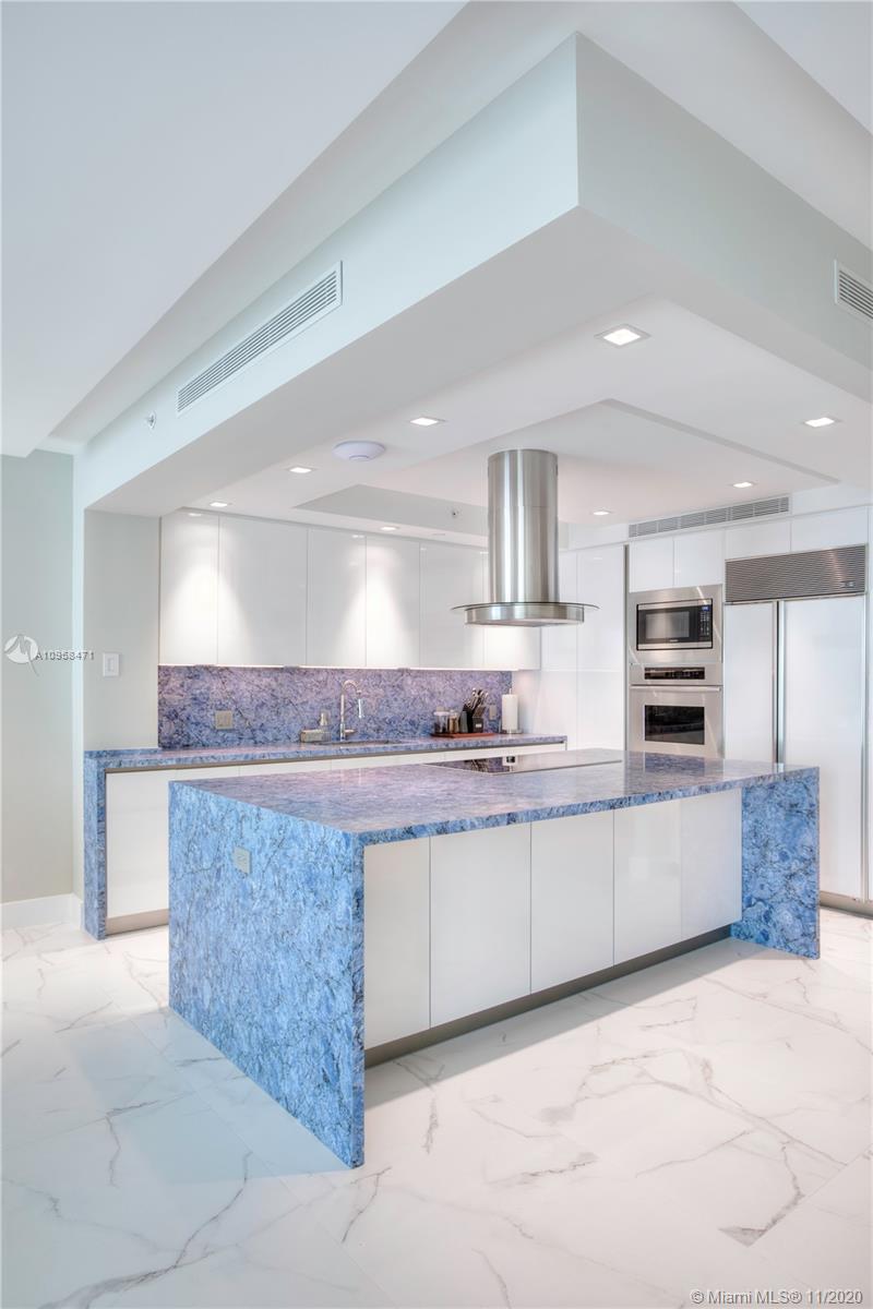 Photo of 20201 Country Club Dr #304, Aventura, Florida, 33180 -