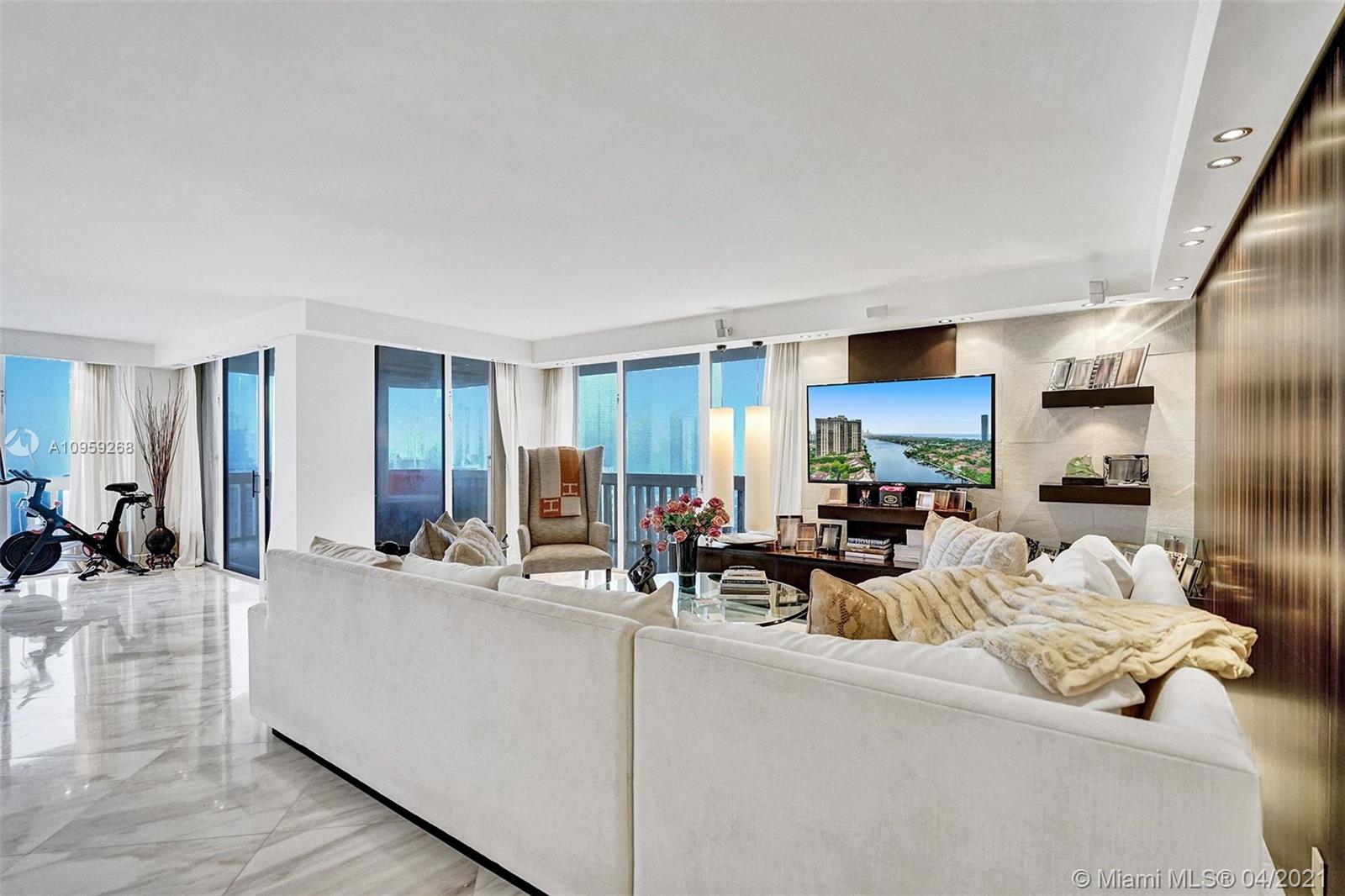 Photo of 19355 Turnberry Way #18J, Aventura, Florida, 33180 -
