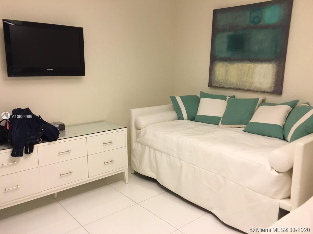 Photo of 19355 Turnberry Way #8J, Aventura, Florida, 33180 -