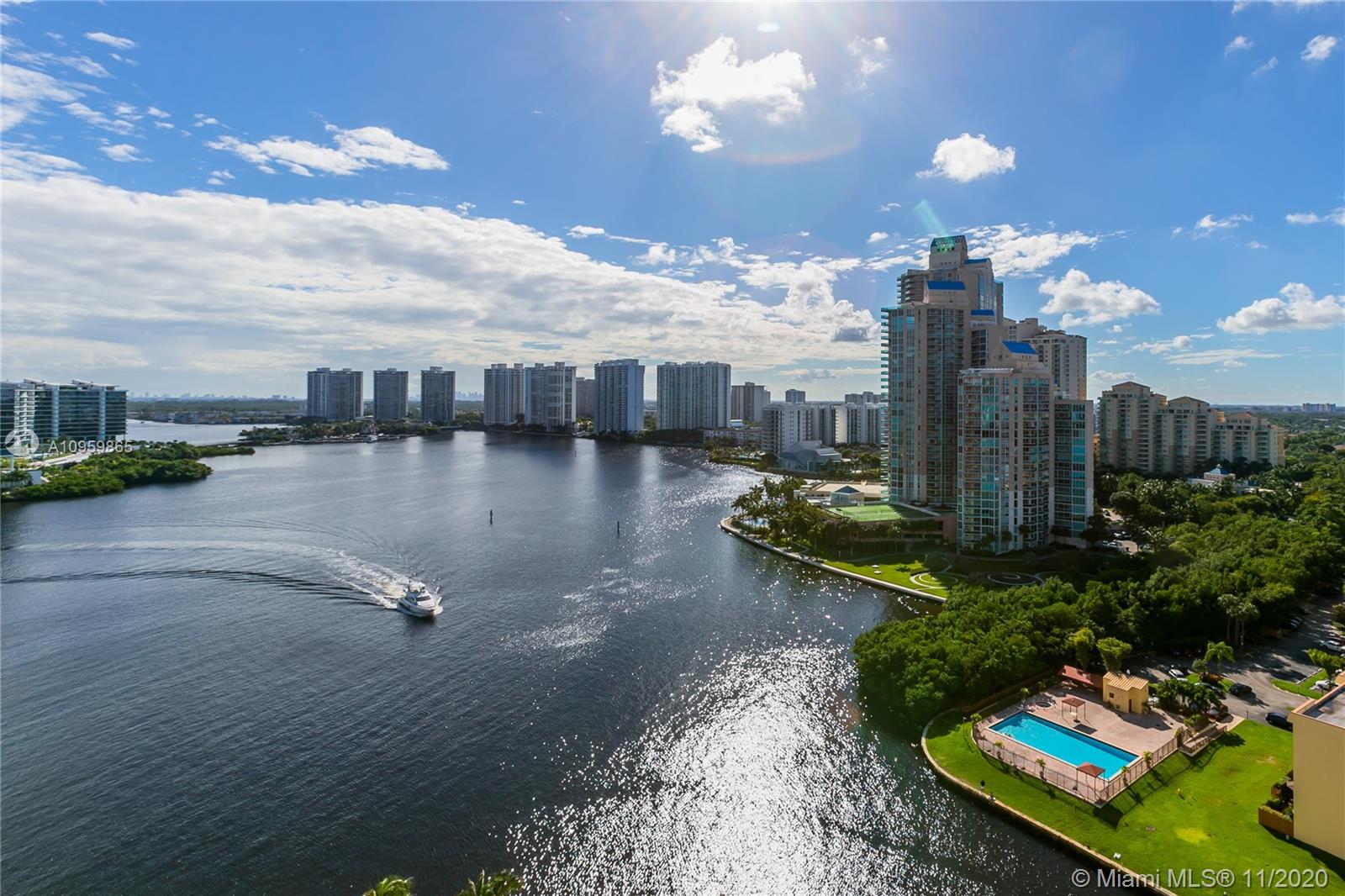 DIRECT SOUTH WATER VIEWS!