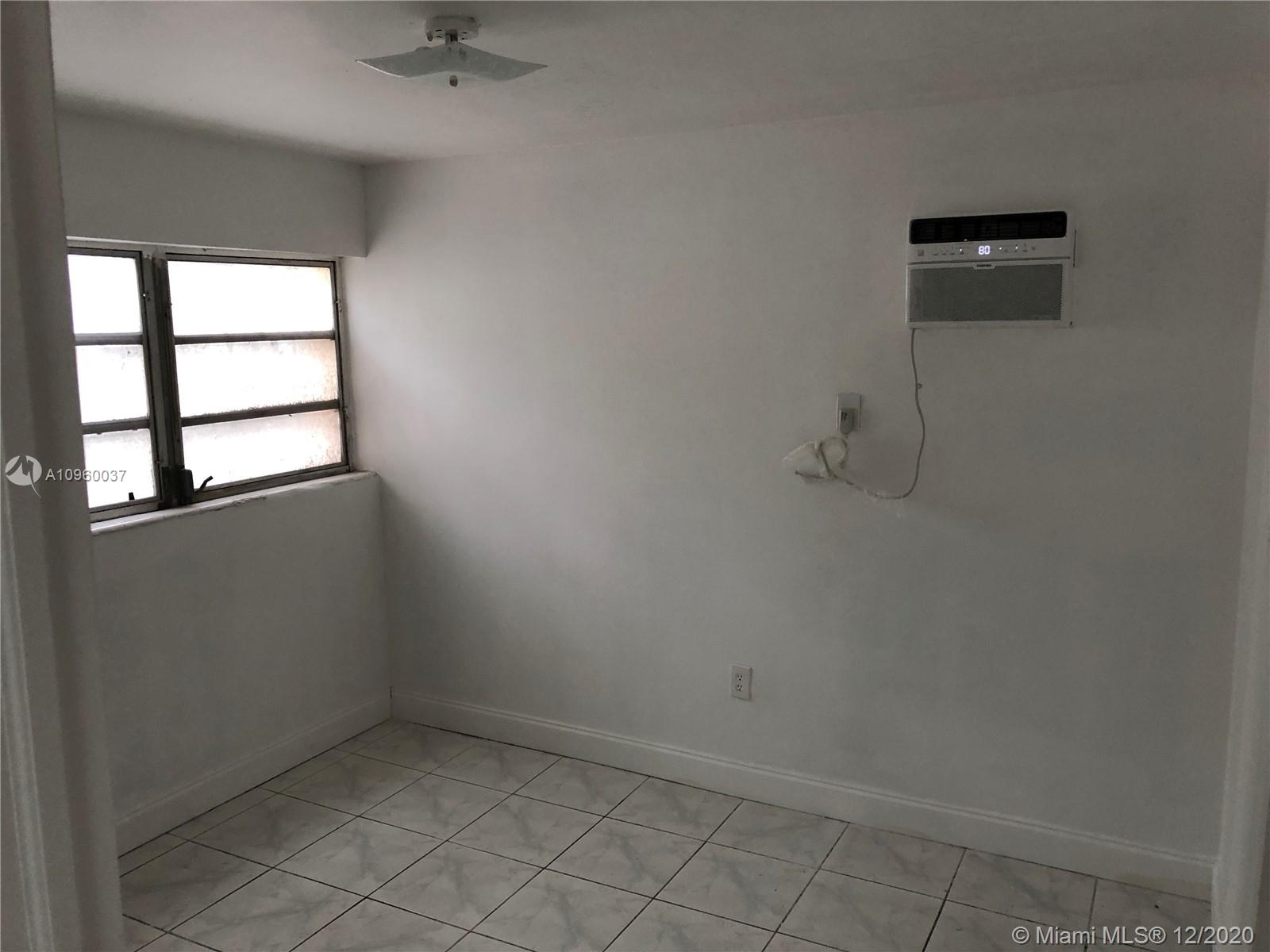 See details / 4688 sq. ft. $ 2020-11-30 0 Photo