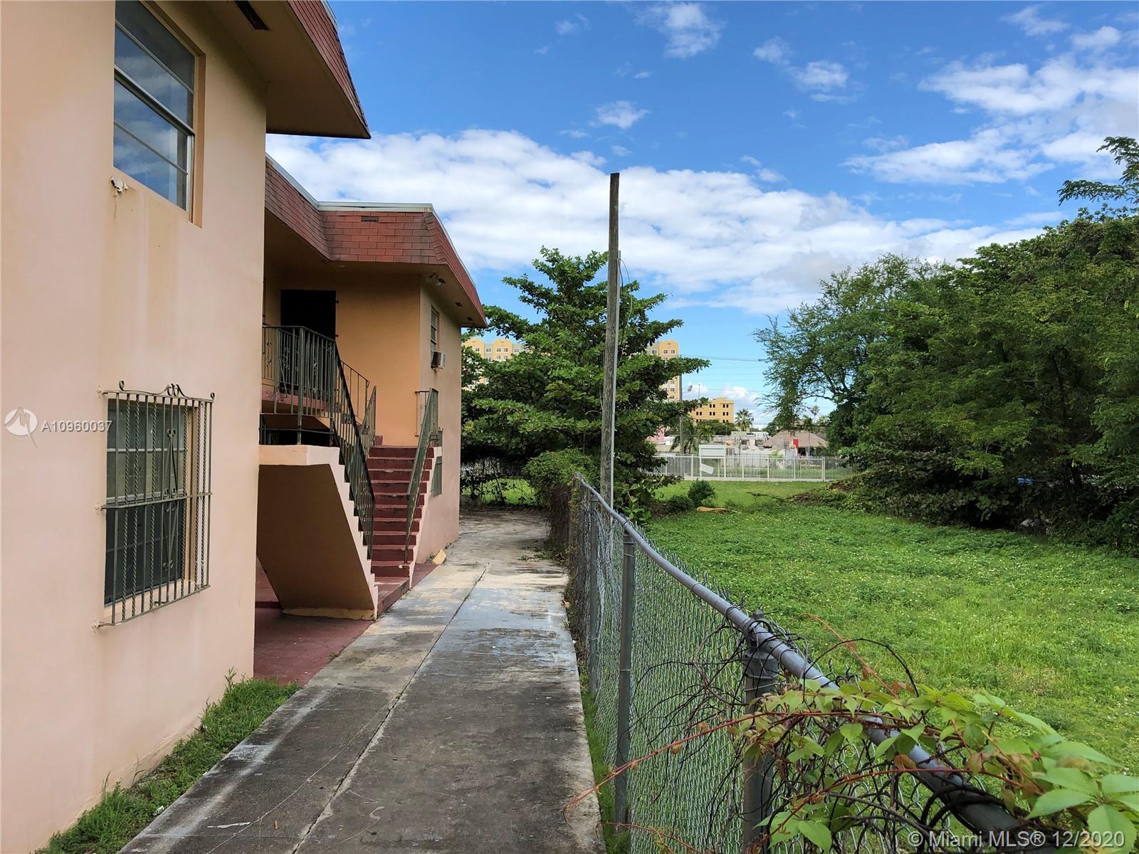 See details / 4688 sq. ft. $ 2020-11-30 0 Photo