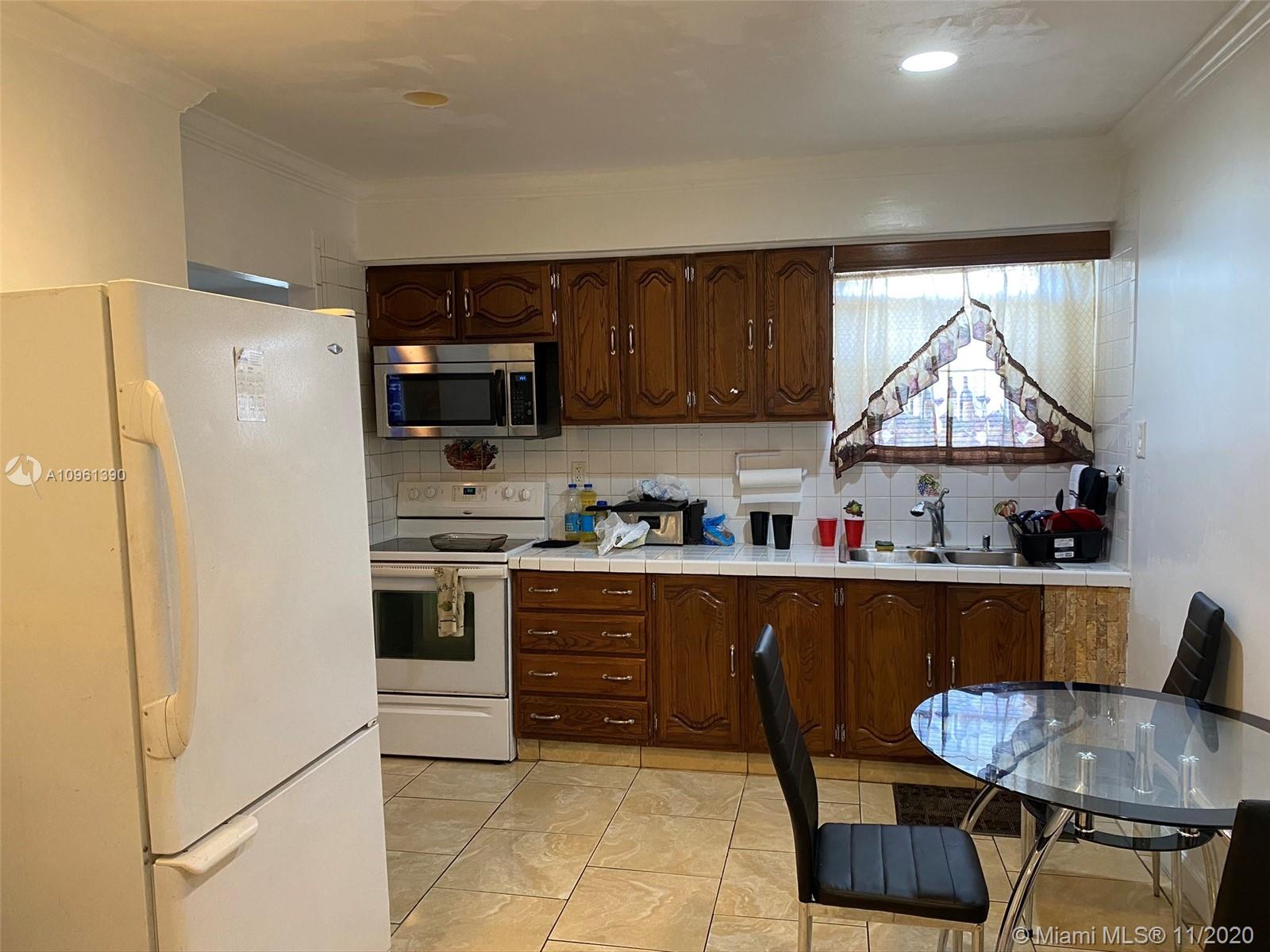 See details / 2890 sq. ft. $ 2020-12-14 0 Photo