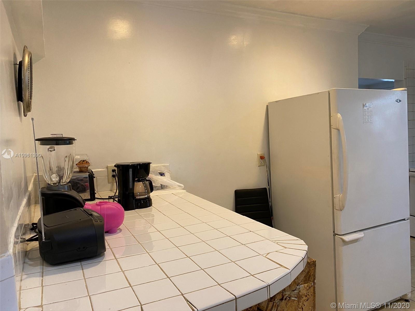 See details / 2890 sq. ft. $ 2020-12-14 0 Photo