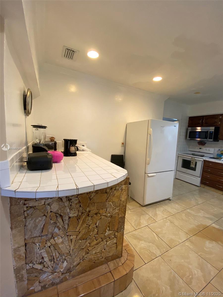 See details / 2890 sq. ft. $ 2020-12-14 0 Photo