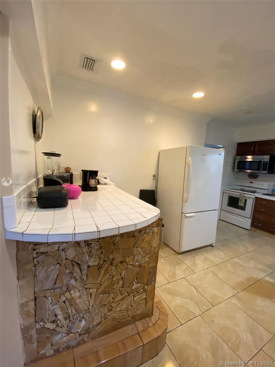 See details / 2890 sq. ft. $ 2020-12-14 0 Photo