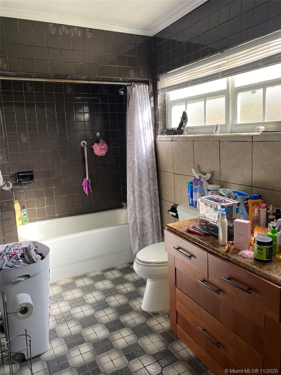 See details / 2890 sq. ft. $ 2020-12-14 0 Photo