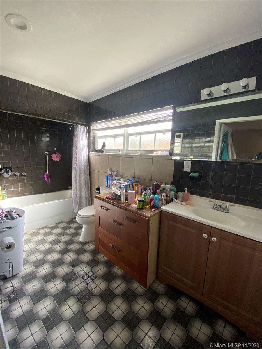 See details / 2890 sq. ft. $ 2020-12-14 0 Photo