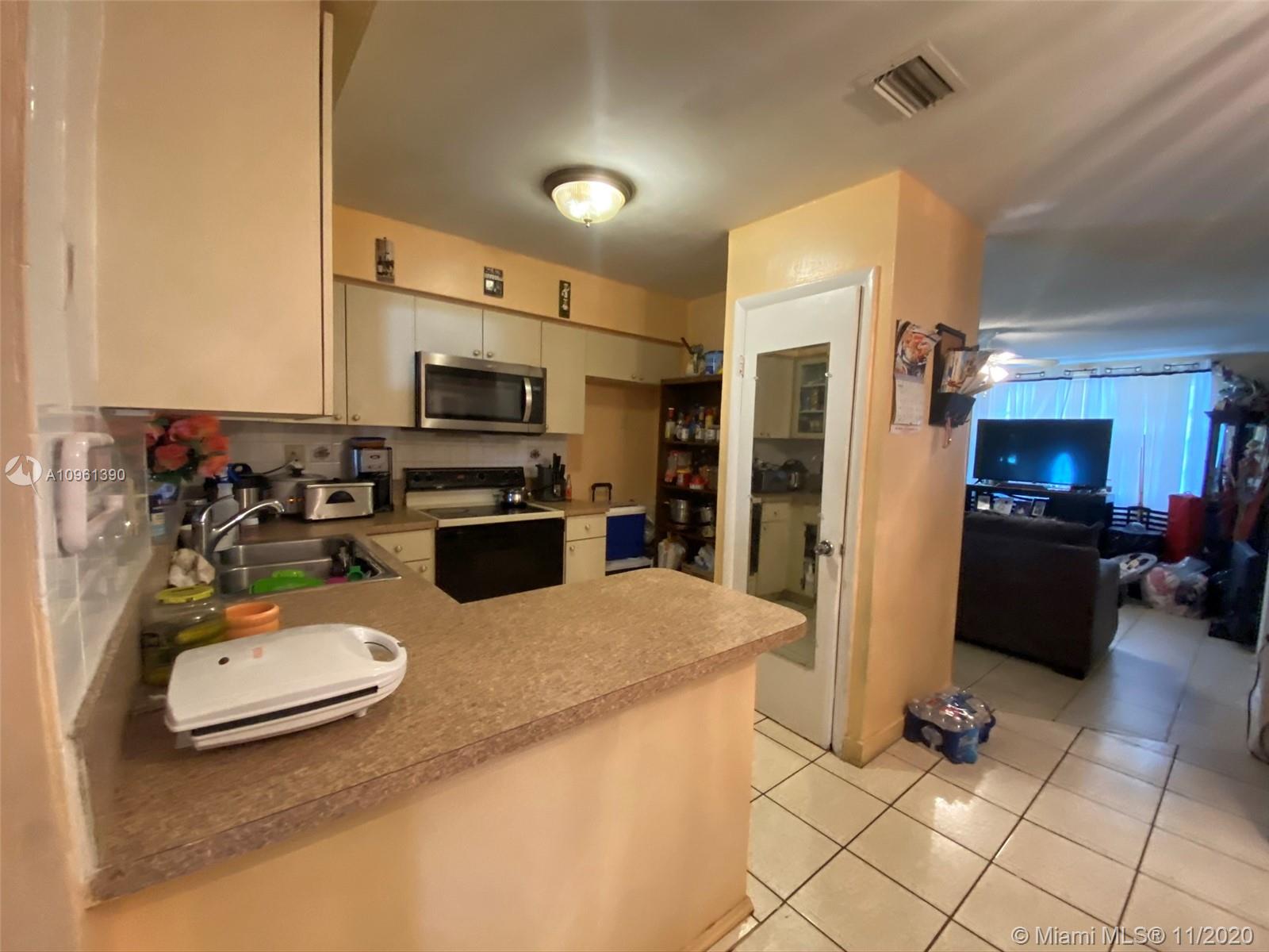 See details / 2890 sq. ft. $ 2020-12-14 0 Photo