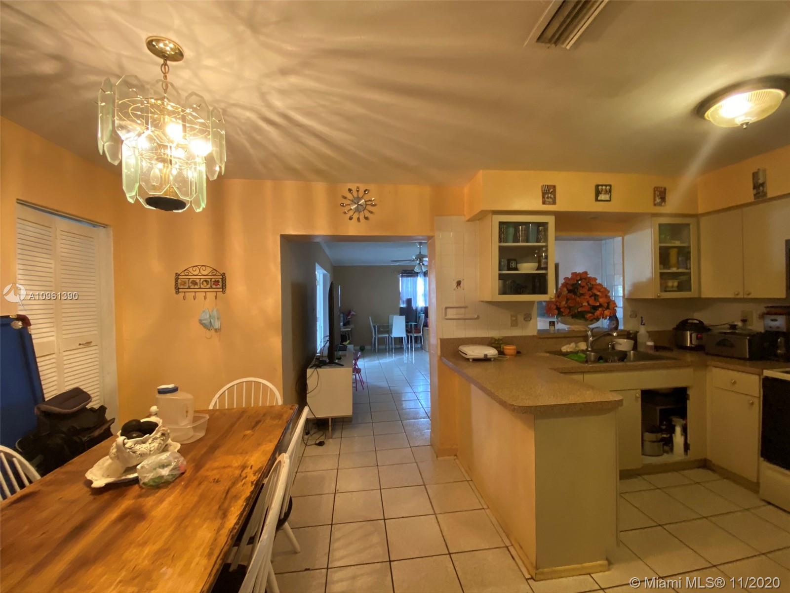See details / 2890 sq. ft. $ 2020-12-14 0 Photo