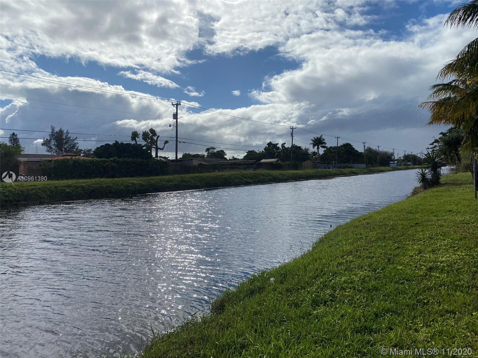 See details / 2890 sq. ft. $ 2020-12-14 0 Photo