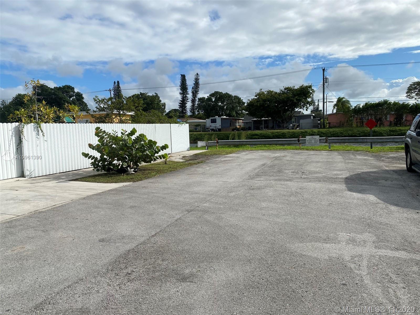 See details / 2890 sq. ft. $ 2020-12-14 0 Photo