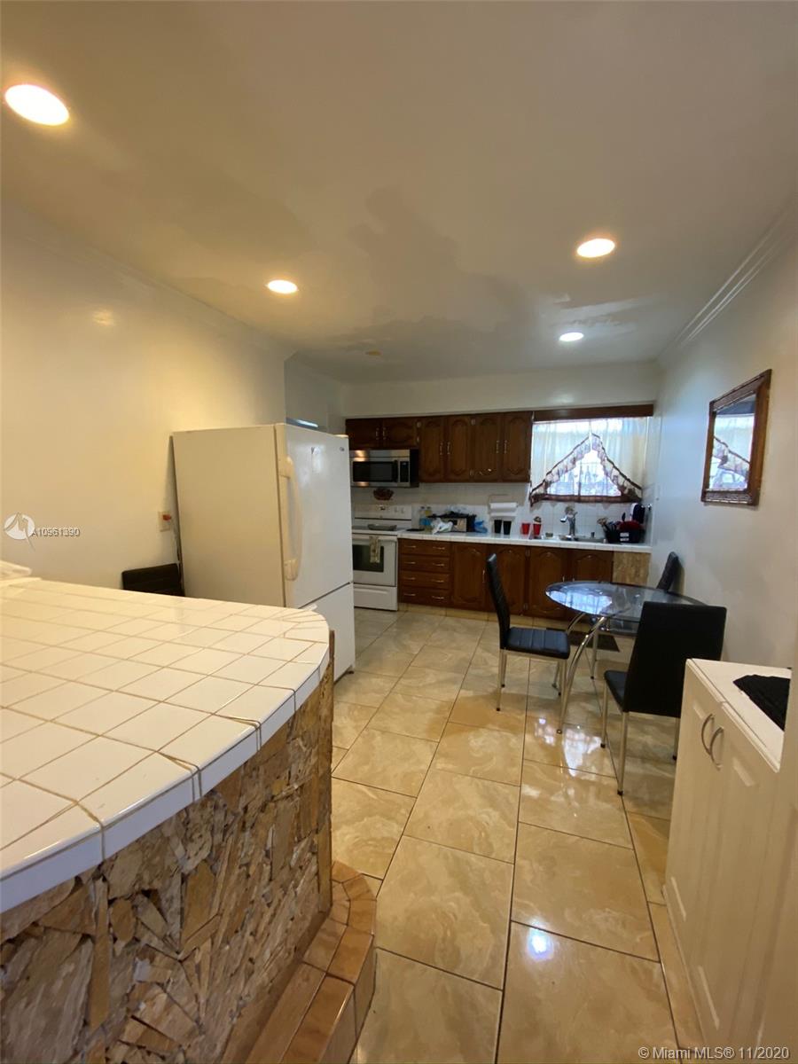 See details / 2890 sq. ft. $ 2020-12-14 0 Photo
