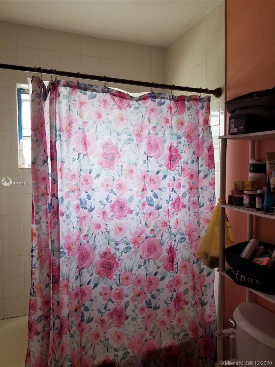 See details / 3912 sq. ft. $ 2020-11-23 0 Photo