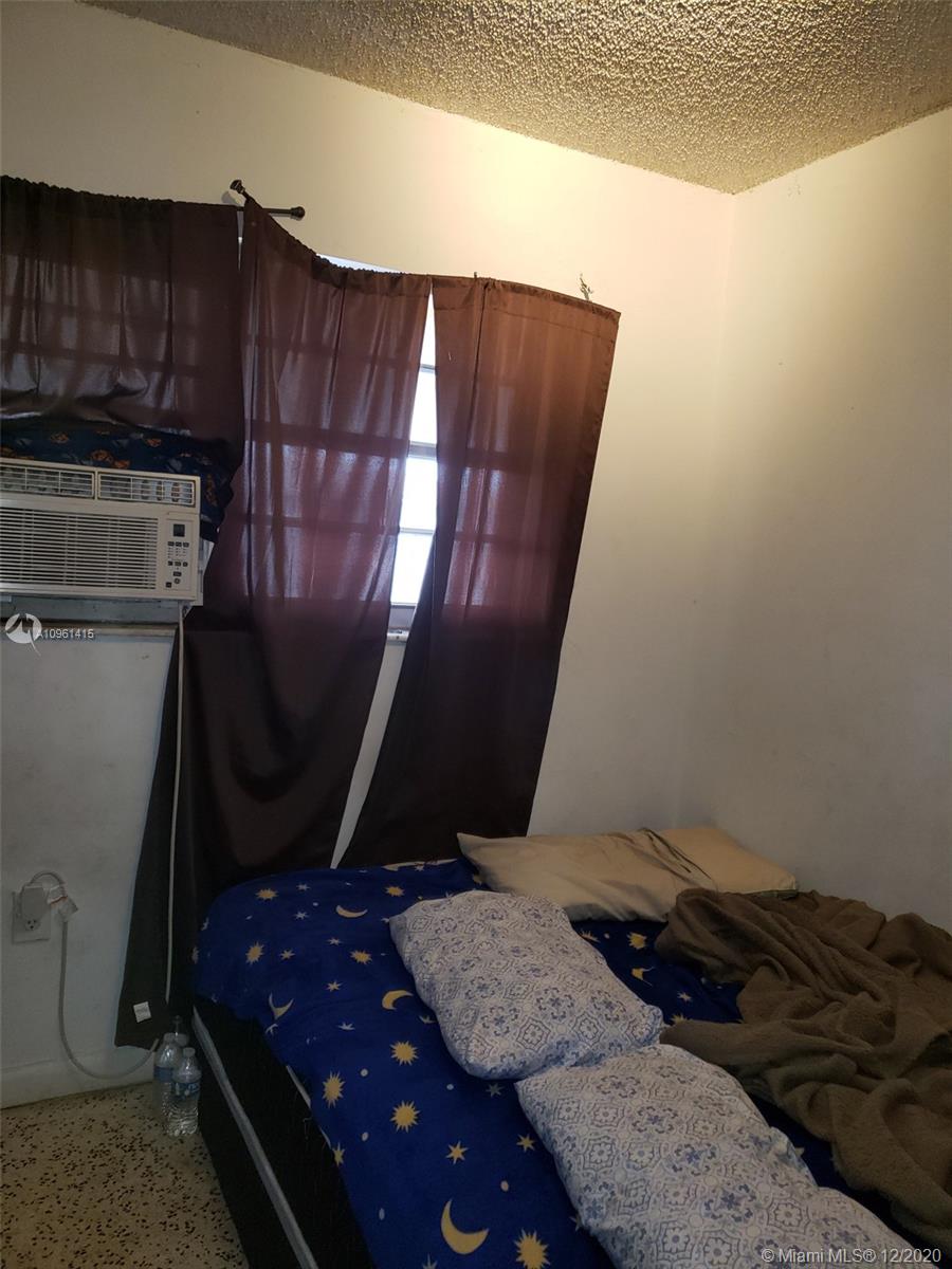 See details / 3912 sq. ft. $ 2020-11-23 0 Photo