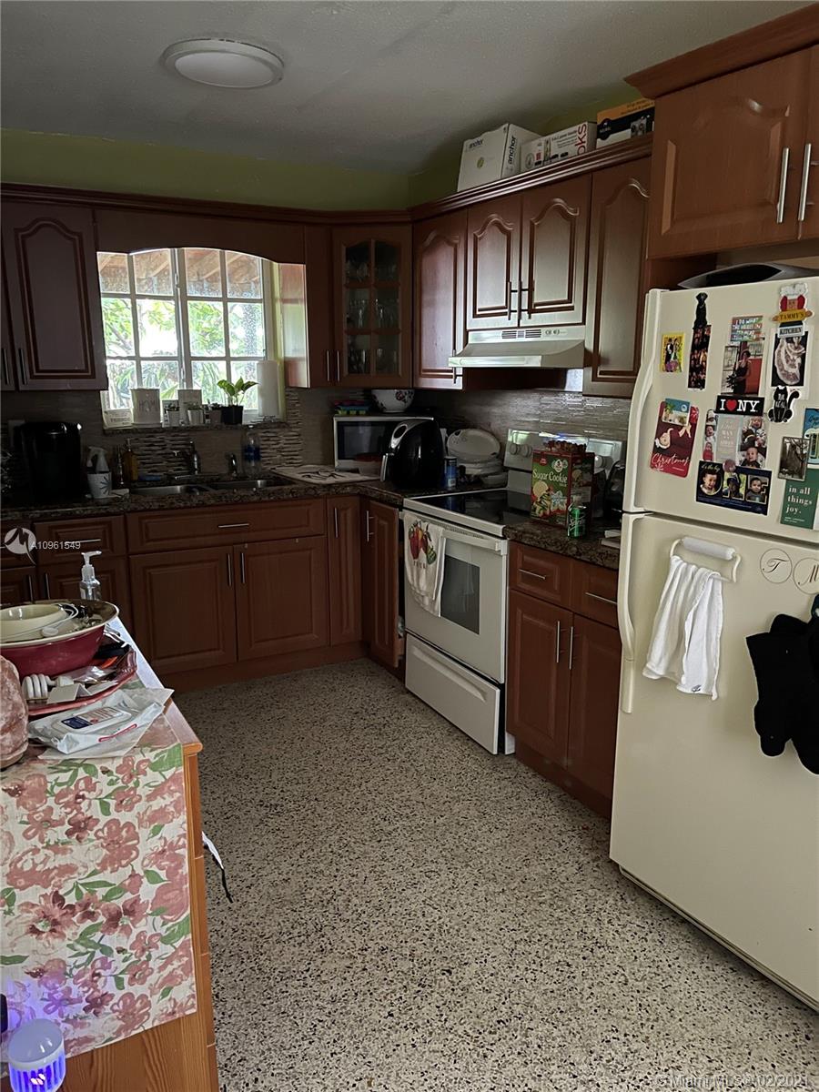 See details / 2331 sq. ft. $ 2021-02-08 0 Photo