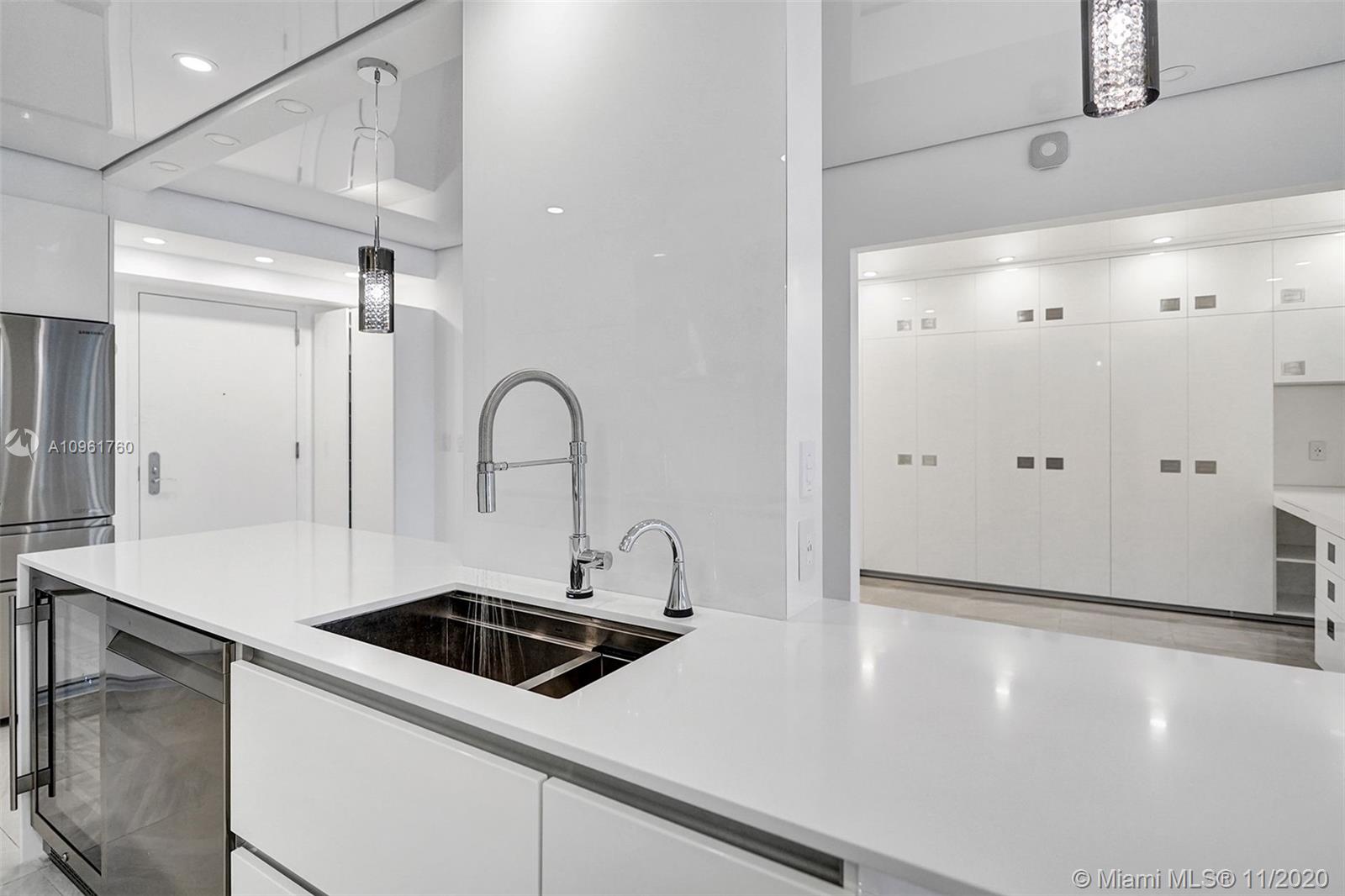 Ver detalles 407 3 / 3 1571 sq. ft. $ 2020-11-23 0 foto