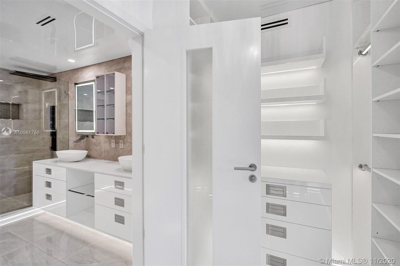 Ver detalles 407 3 / 3 1571 sq. ft. $ 2020-11-23 0 foto