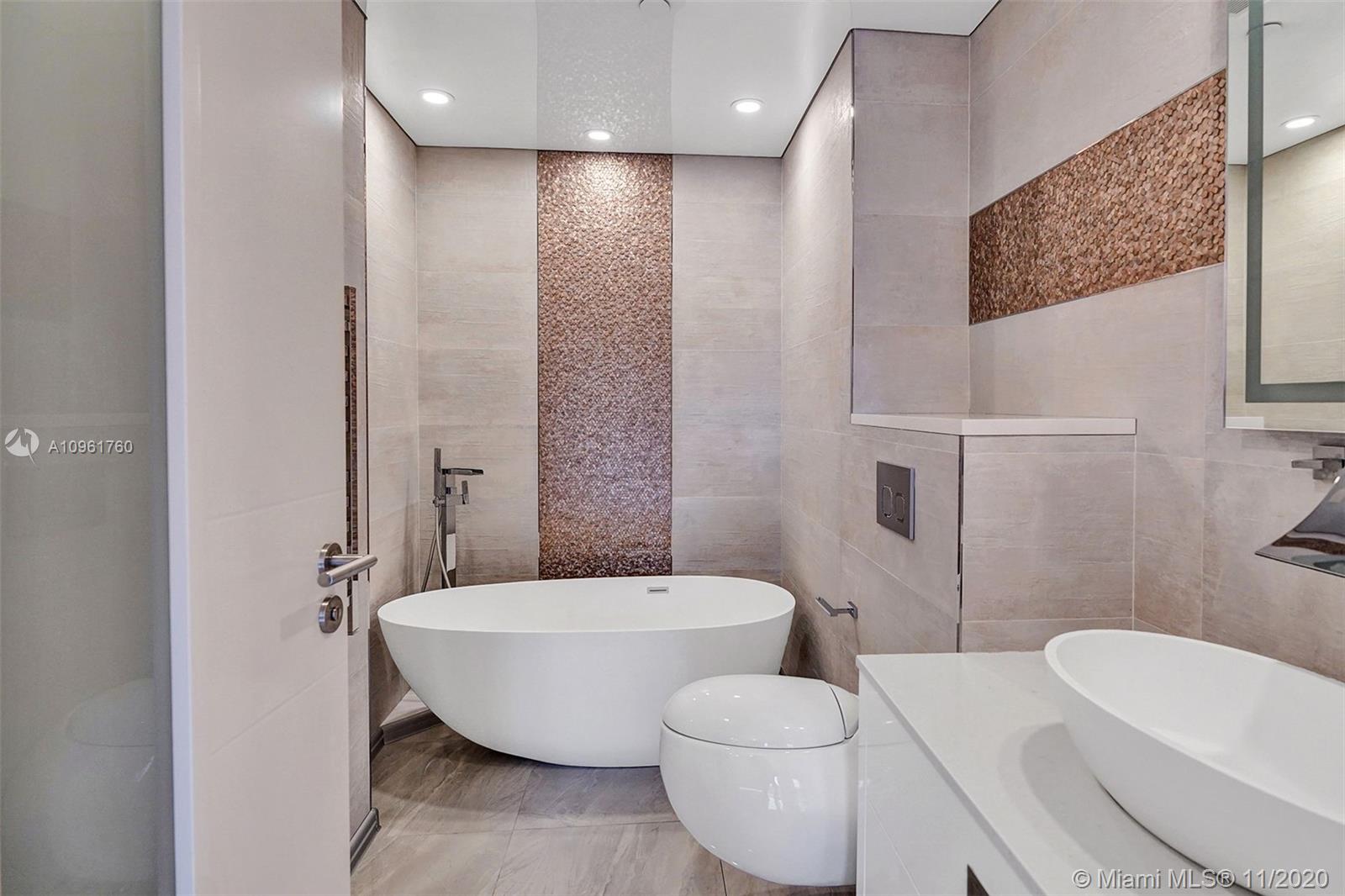 Ver detalles 407 3 / 3 1571 sq. ft. $ 2020-11-23 0 foto
