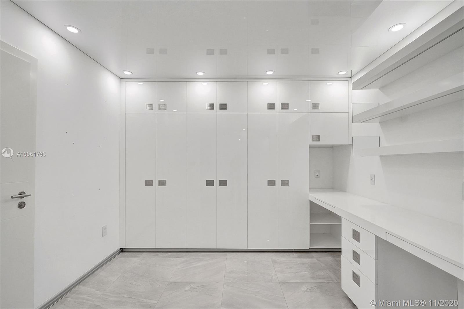 Ver detalles 407 3 / 3 1571 sq. ft. $ 2020-11-23 0 foto
