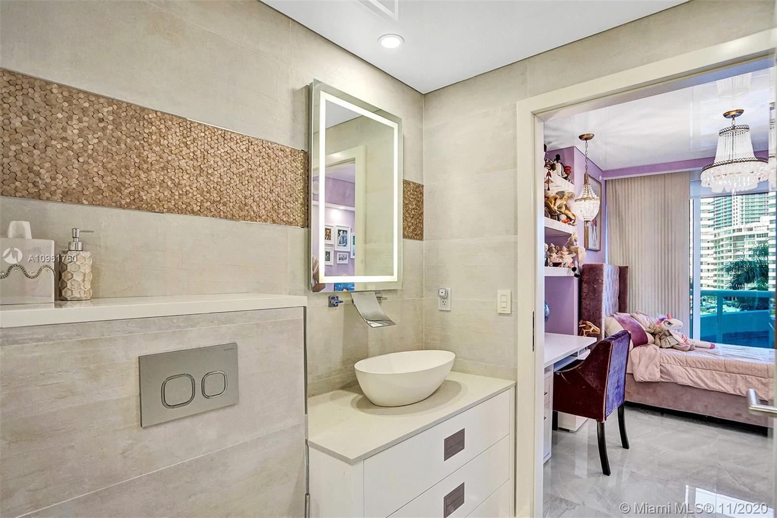 Ver detalles 407 3 / 3 1571 sq. ft. $ 2020-11-23 0 foto