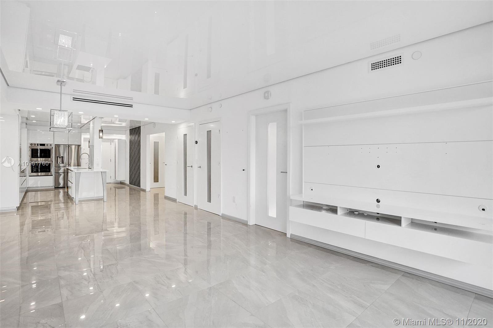 Ver detalles 407 3 / 3 1571 sq. ft. $ 2020-11-23 0 foto