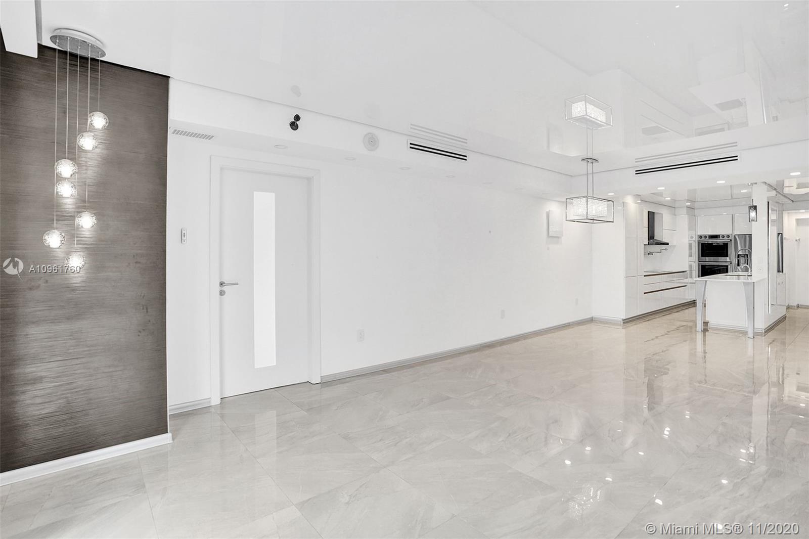Ver detalles 407 3 / 3 1571 sq. ft. $ 2020-11-23 0 foto