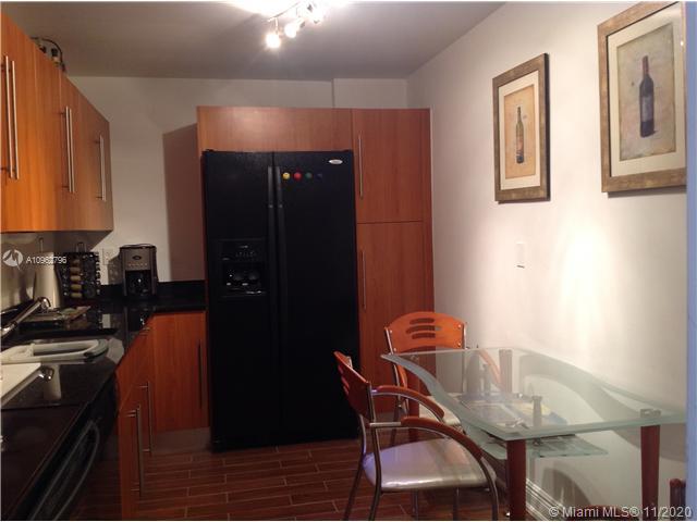Photo of 3001 Ocean Dr #1421, Hollywood, Florida, 33019 - Swimming Pool/Hot Tub/Sauna