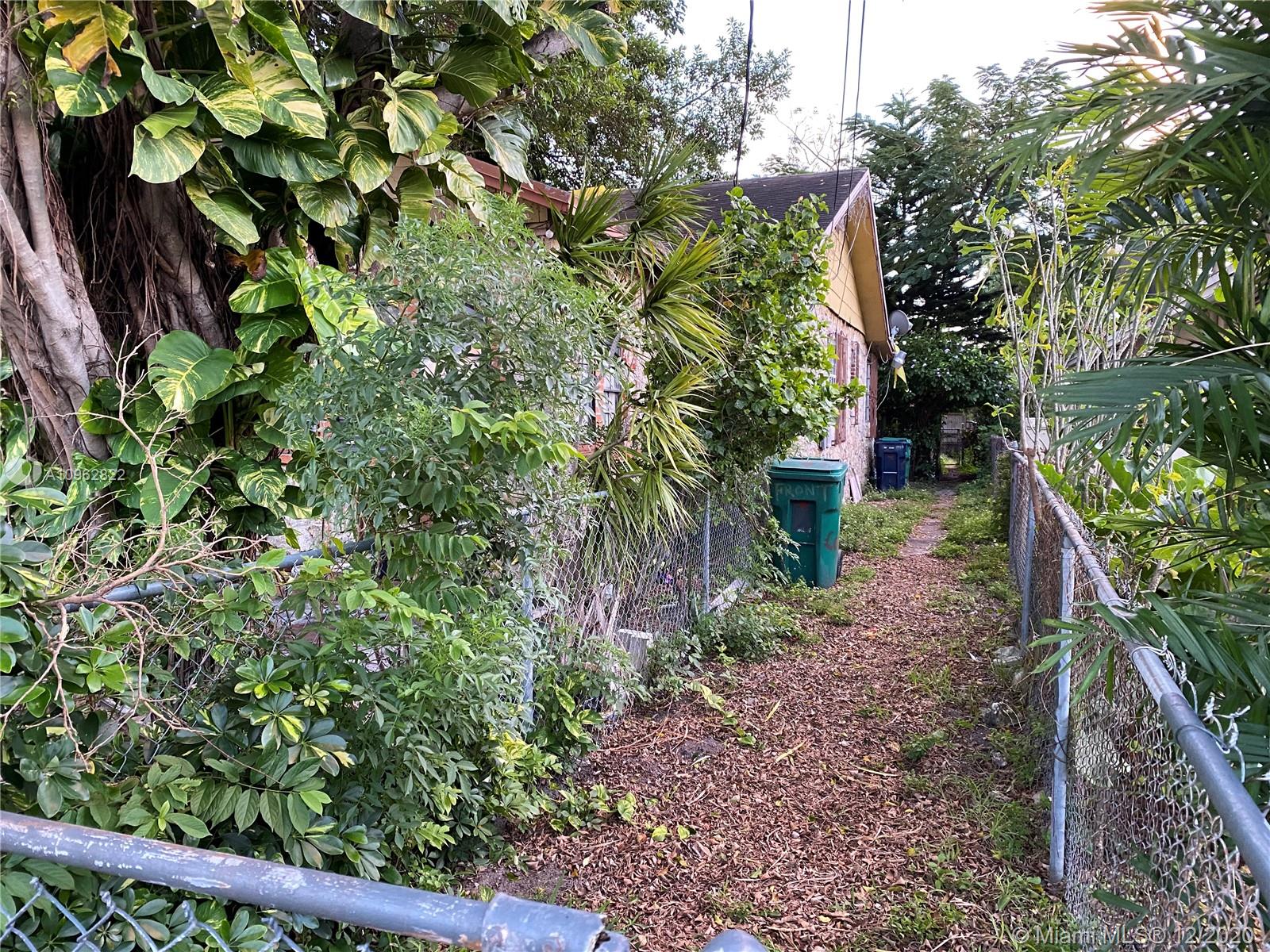 See details / 1881 sq. ft. $ 2020-11-25 0 Photo