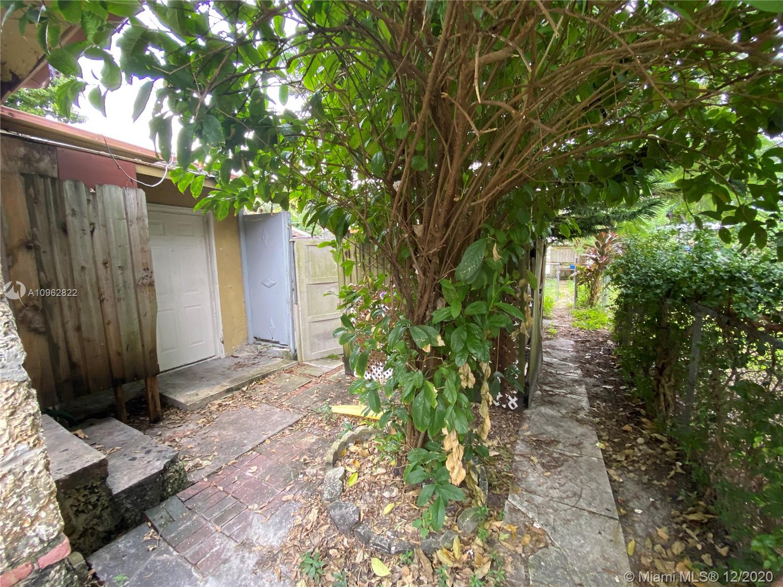 See details / 1881 sq. ft. $ 2020-11-25 0 Photo