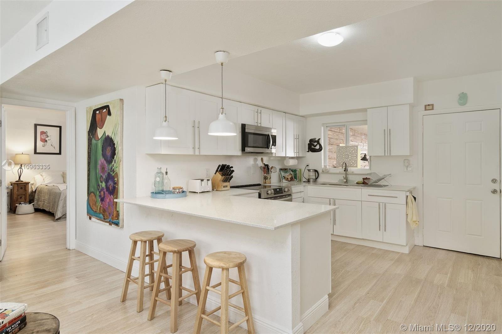See details / 2543 sq. ft. $ 2020-11-28 0 Photo