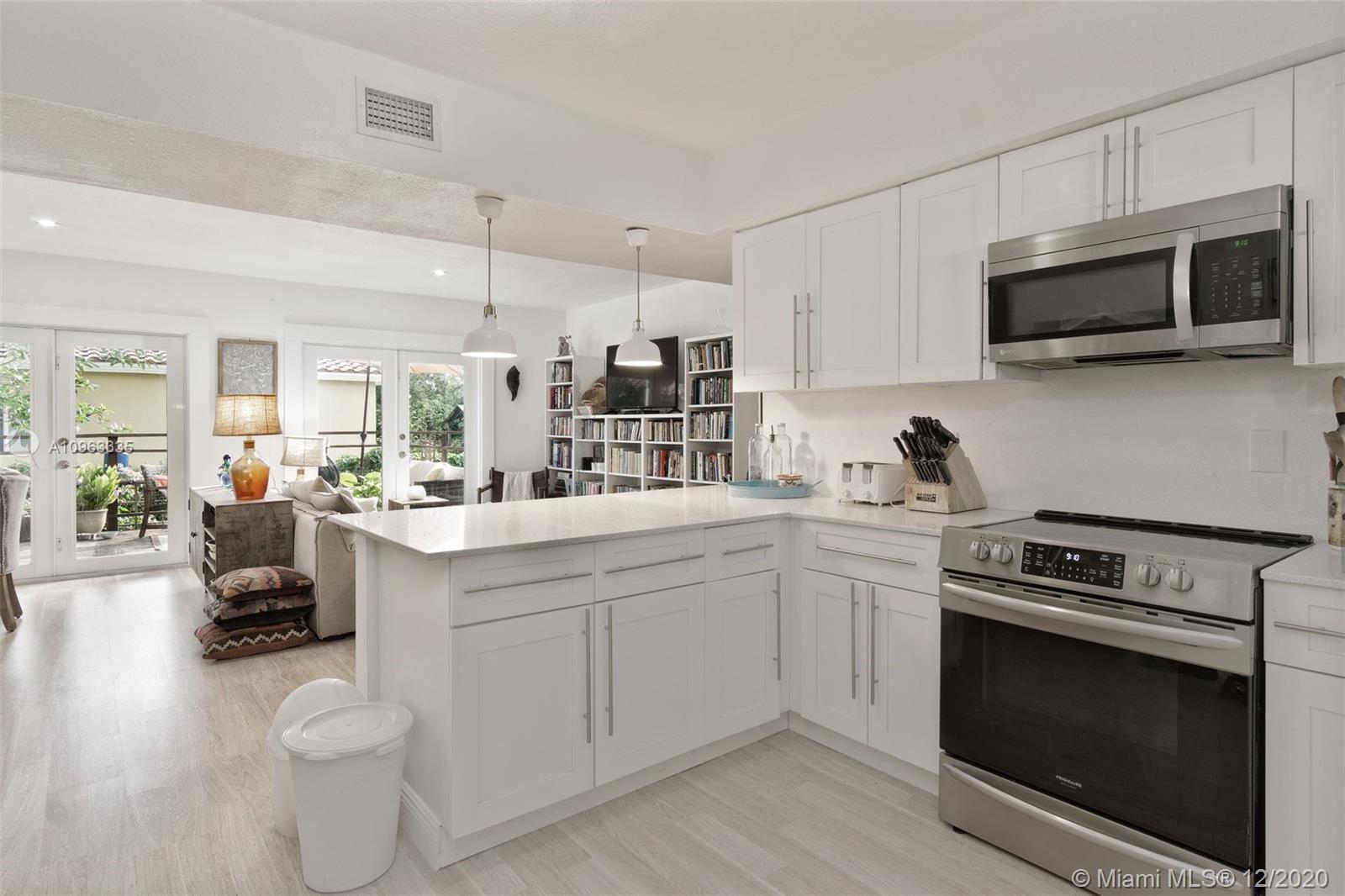 See details / 2543 sq. ft. $ 2020-11-28 0 Photo