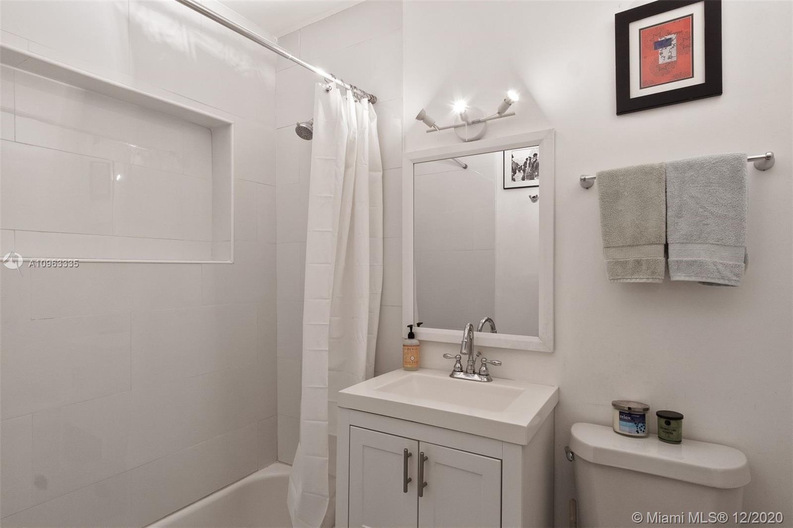 See details / 2543 sq. ft. $ 2020-11-28 0 Photo