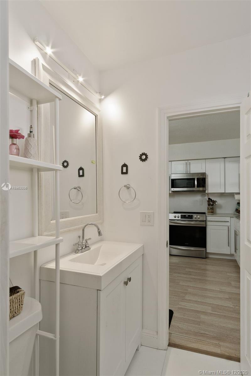 See details / 2543 sq. ft. $ 2020-11-28 0 Photo